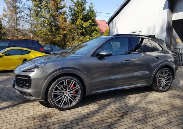 Porsche Cayenne cena 469000 przebieg: 95000, rok produkcji 2020 z Malbork małe 301